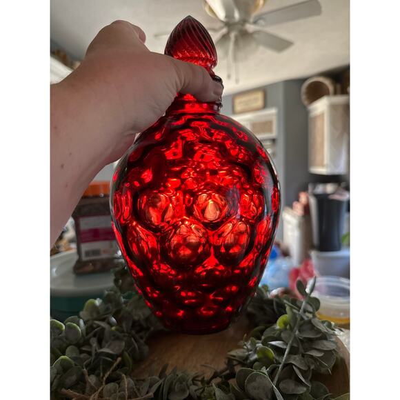 Vintage Wheaton Glass Honeycomb Red decanter vase - Picture 2 of 4